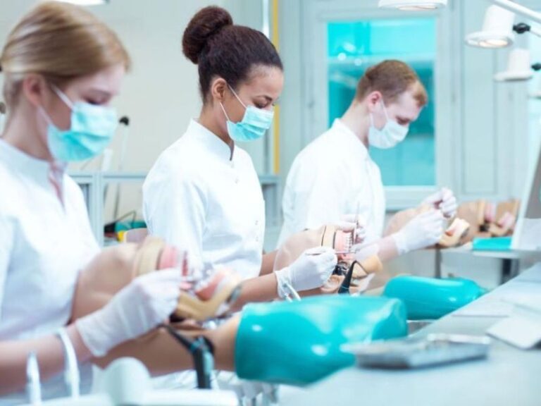 Combien de temps dure l'école dentaire (1)